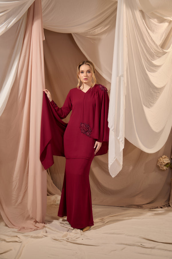 Elara in Majestic Maroon