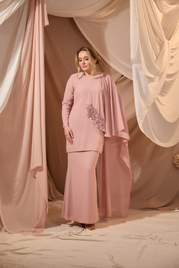 Elara in Rose Sparkle